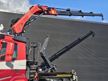 FM 420 8x2 / HIAB HOOKLIFT + 30 t/m CRANE - KRAN
